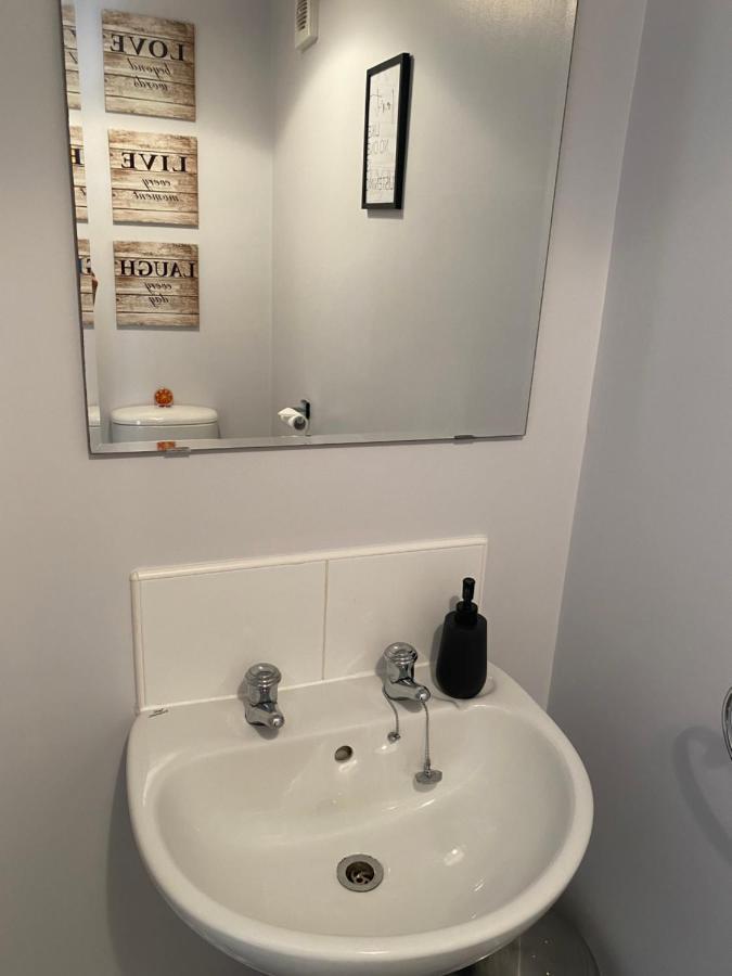 Villa Coventry City Centre Townhouse With Private Parking Exterior foto
